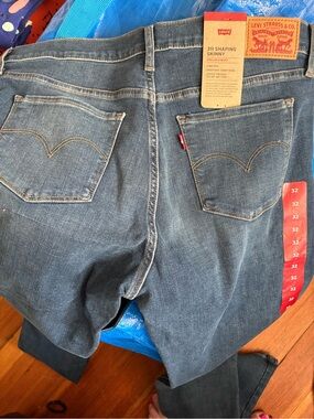 Levi's Skinny Jeans in Dark Blue Wash so soft n comfy